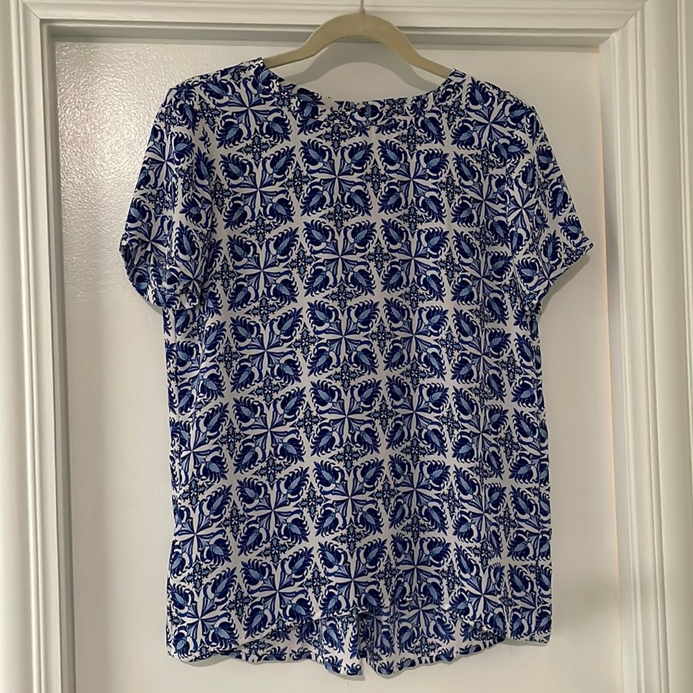 LOFT blue & white short sleeve blouse